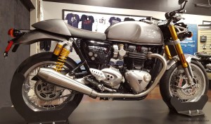 MotoADVR_ThruxtonRright