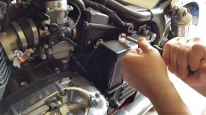 MotoADVR_TriumphAmerica_BatteryStrap