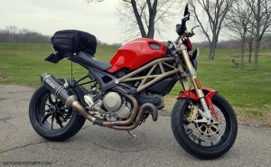 Ducati Monster 1100 Evo MotoADVR